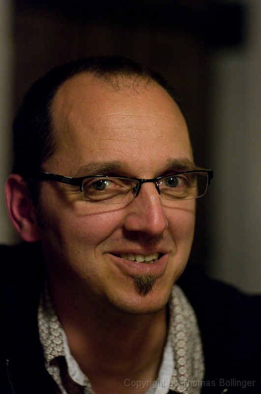 entw-0378.jpg - Die Pentax in der Hand von Radium 01 : Yussuf (K20d-1600ASA)