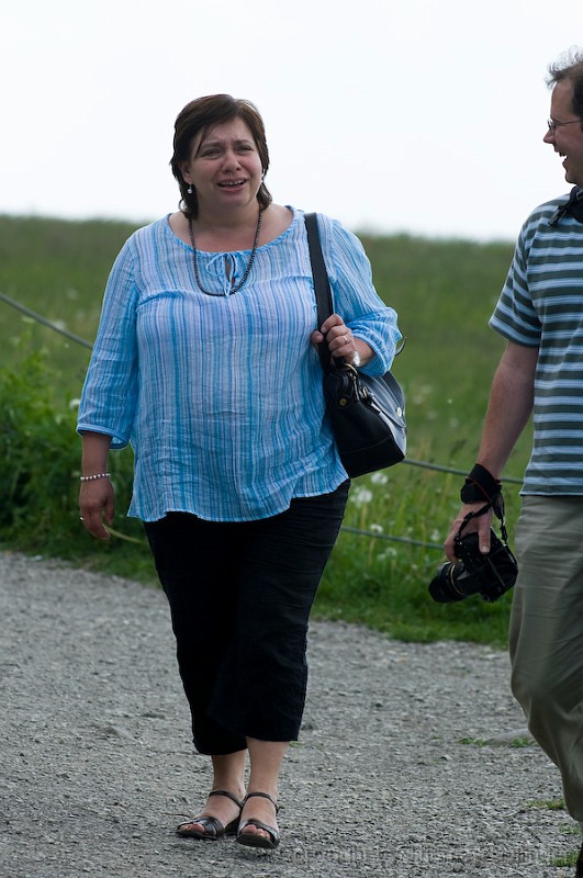 entw-0407.jpg - Steffi mit Steinen in den Schuhen