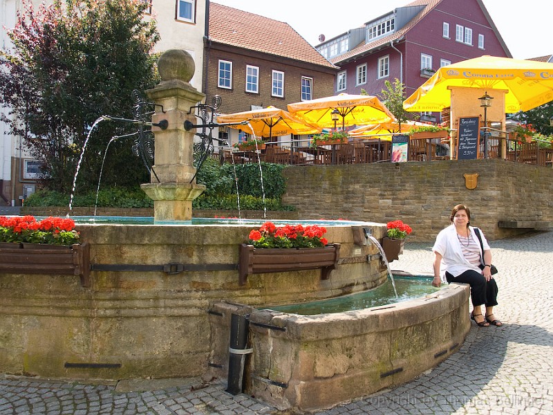 entw-6071192.jpg - Brunnen in Tann - Mit der "Touristautomatik" der Olympus gemacht